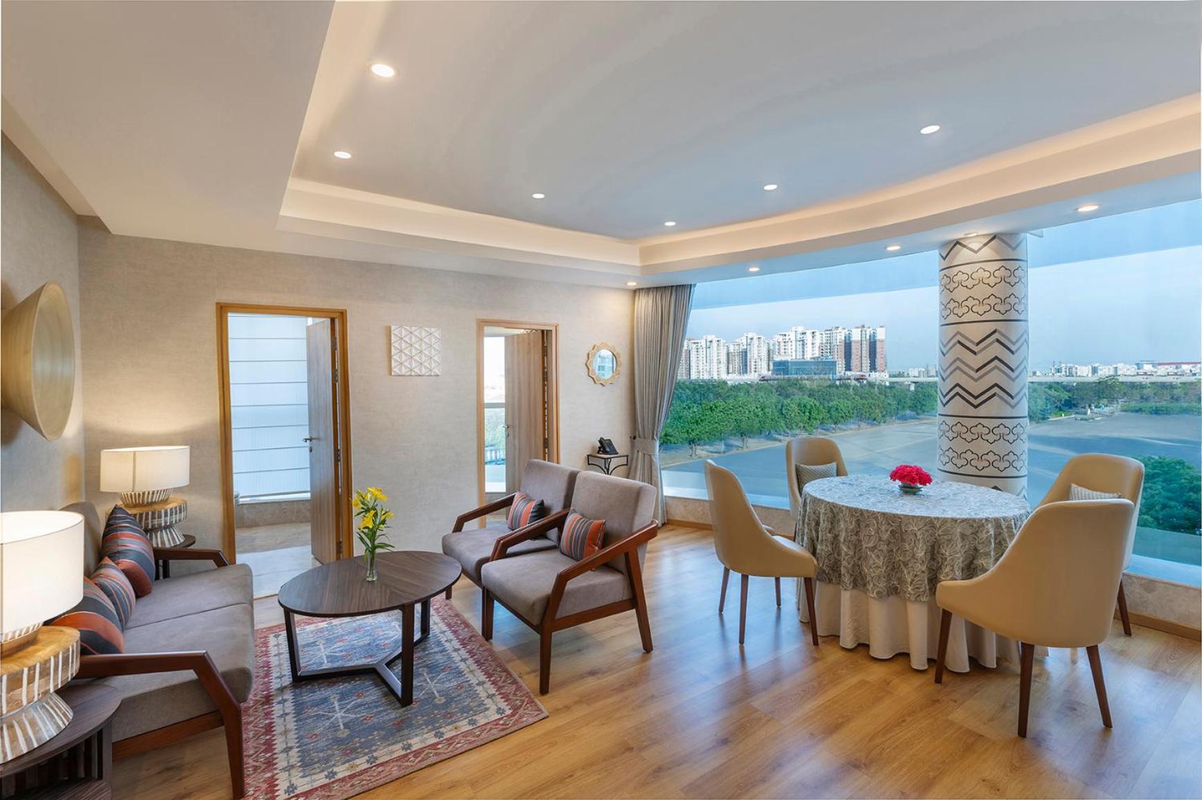Expoinn Suites And Convention Greater Noida Bagian luar foto